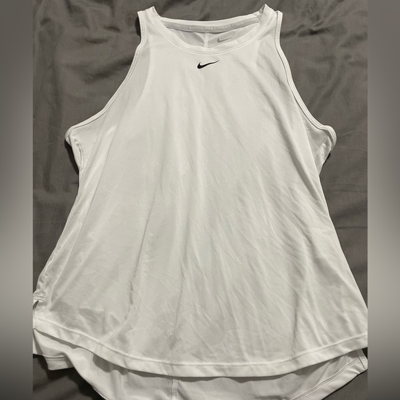 white nike tank - Picture 1 of 1